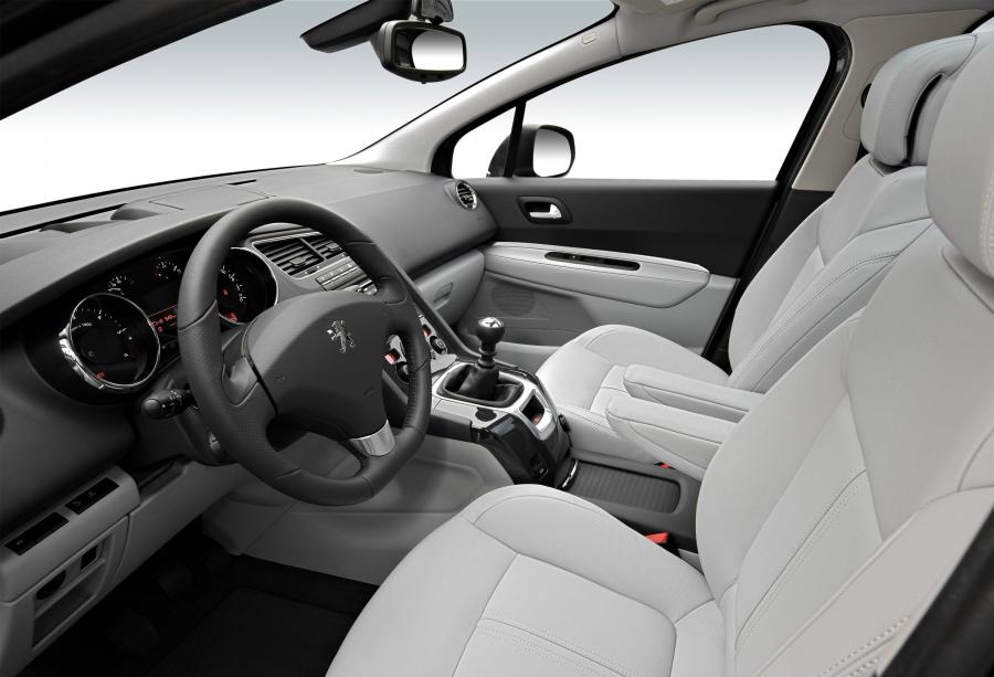  Peugeot 5008 2009 года  (фото 66 из 122)